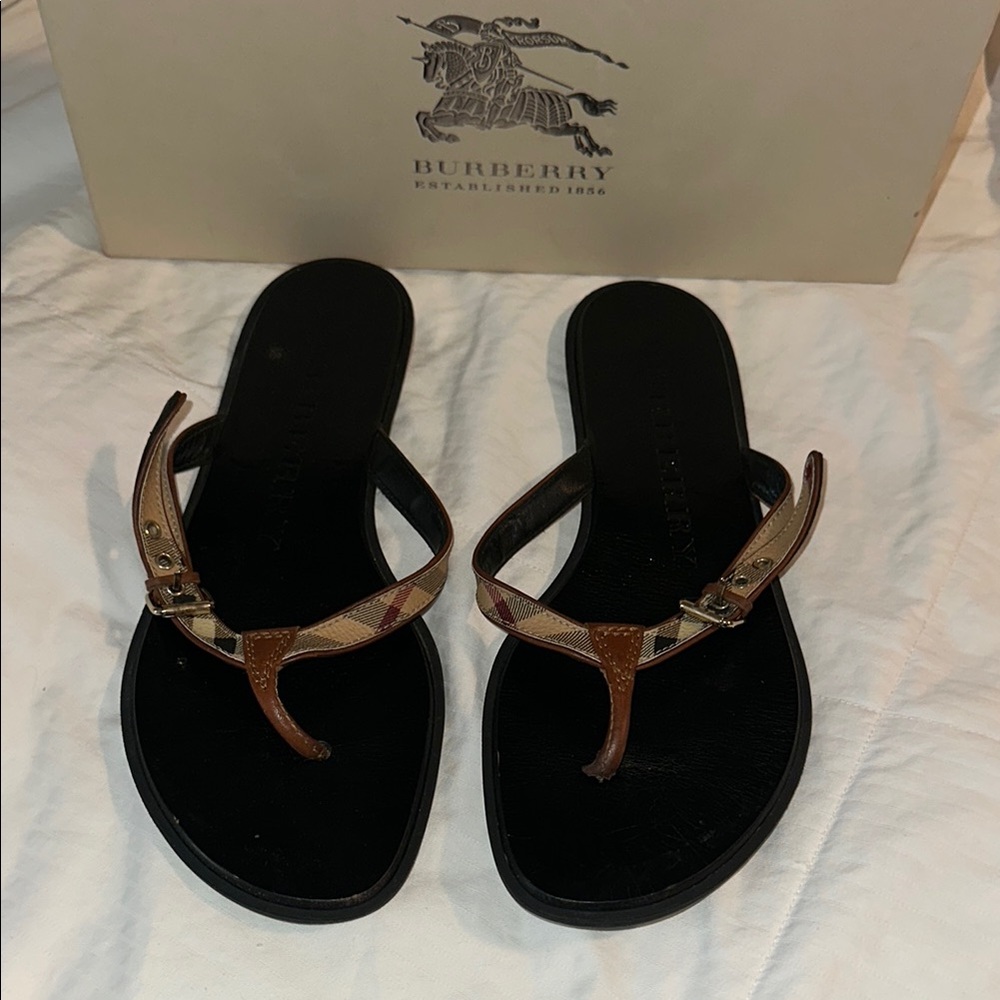 Burberry Black and Brown Sandals Classic Design